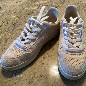 Veja V-10 Size 7/36 Rare accent colors